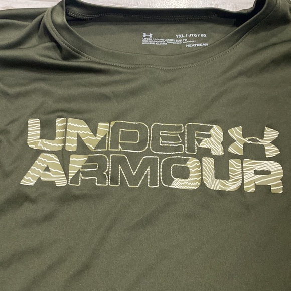 Boys under armour silky green long sleeve gently used - Picture 2 of 2